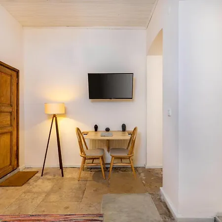 Apartment 9 Pera