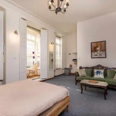 9 Pera Apartment *